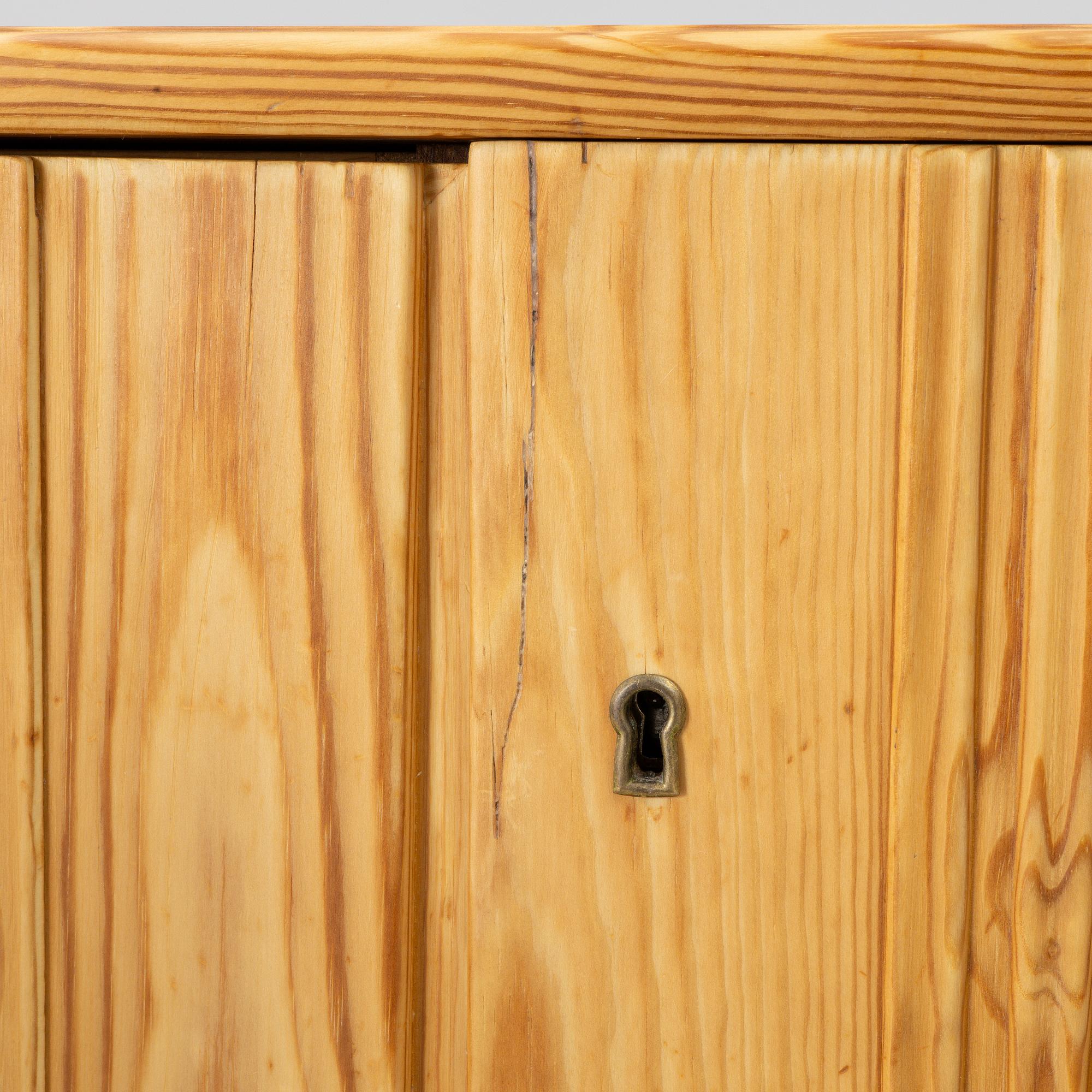 Göran Malmvall, skåp, ett par, "821", Svensk Fur.