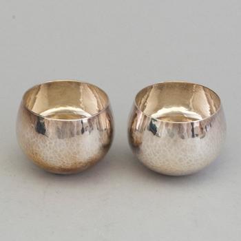 a pair of sterling silver cups by Karl-Axel Karlsson Stockholm 1989.