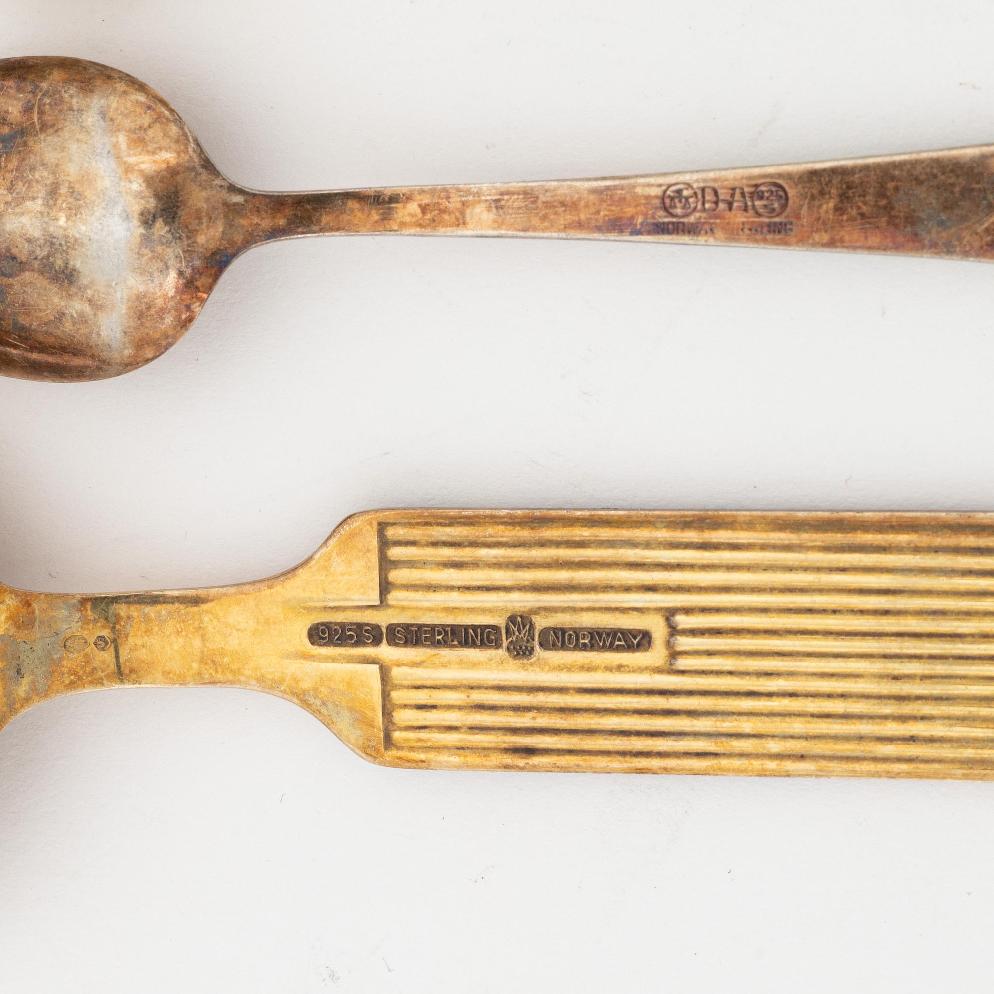 Bestick, 17 st, silver och emalj, Norge, 1900-talets mitt.