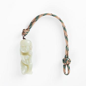 Amulett och skulptur, nefrit, 1900-tal.