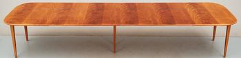 JOSEF FRANK, matbord, Firma Svenskt Tenn, modell 947.
