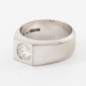 Ring 18K vitguld med gammalslipad diamant 0.91 ct.