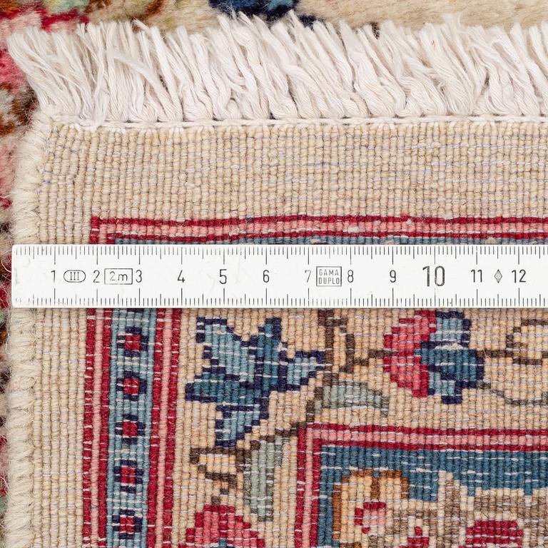 Rug, Kirman, 238 x 145 cm.