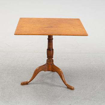 A Swedish drop leaf table by Carl Hollst, Eskilstuna (1787-1830).