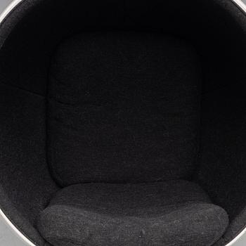 Eero Aarnio, a "Ball Chair", Adelta, Finland, post 1996.