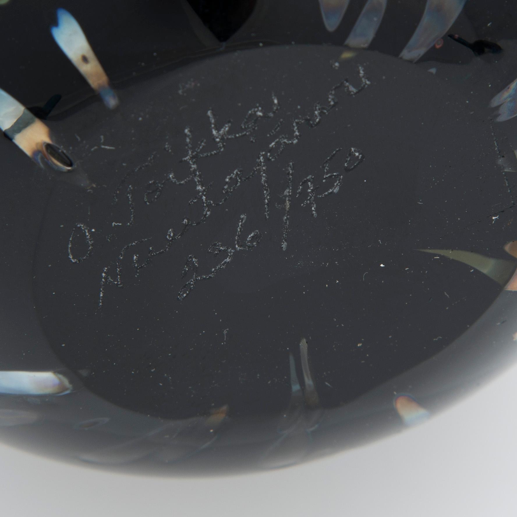 ÄGG, glas. Signerad O. Toikka Nuutajärvi 236 / 750.