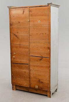 KLÄDSKÅP, omkring år 1900.