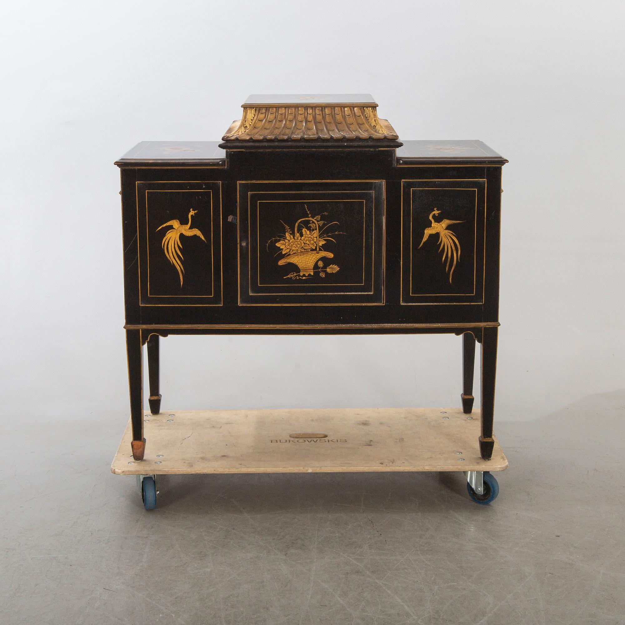 SIDEBOARD/MUSIKMÖBEL, 1900-talets första hälft.