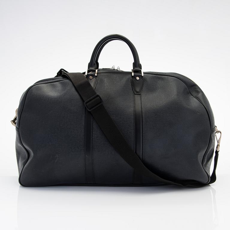 Louis Vuitton, a 'Taiga Kendall GM' weekend bag.