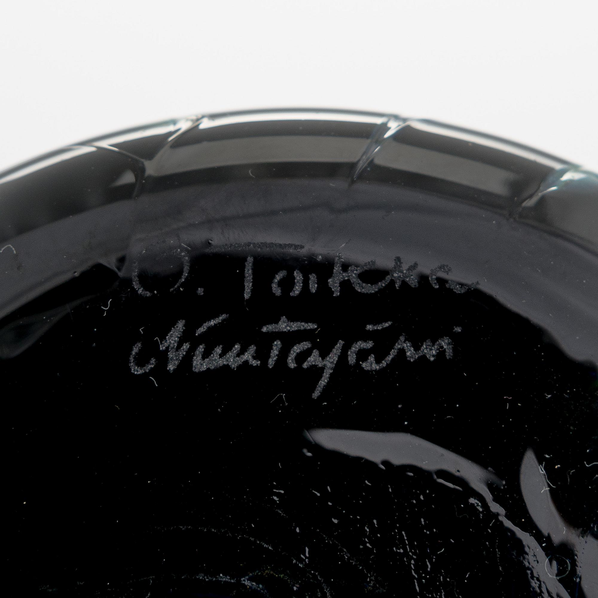 Oiva Toikka, a glass bird, signed signerad O. Toikka Nuutajärvi.