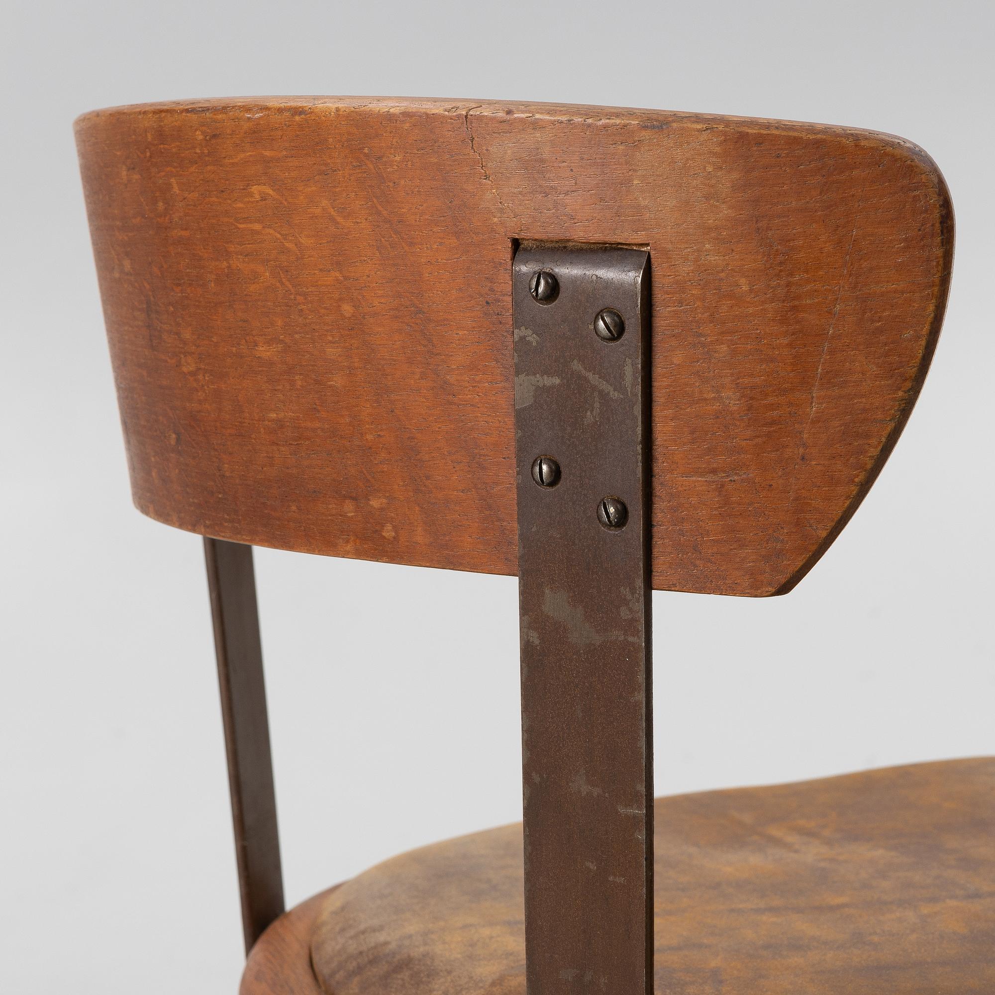 Skrivbordsstol, Åtvidaberg, 1900-talets mitt.