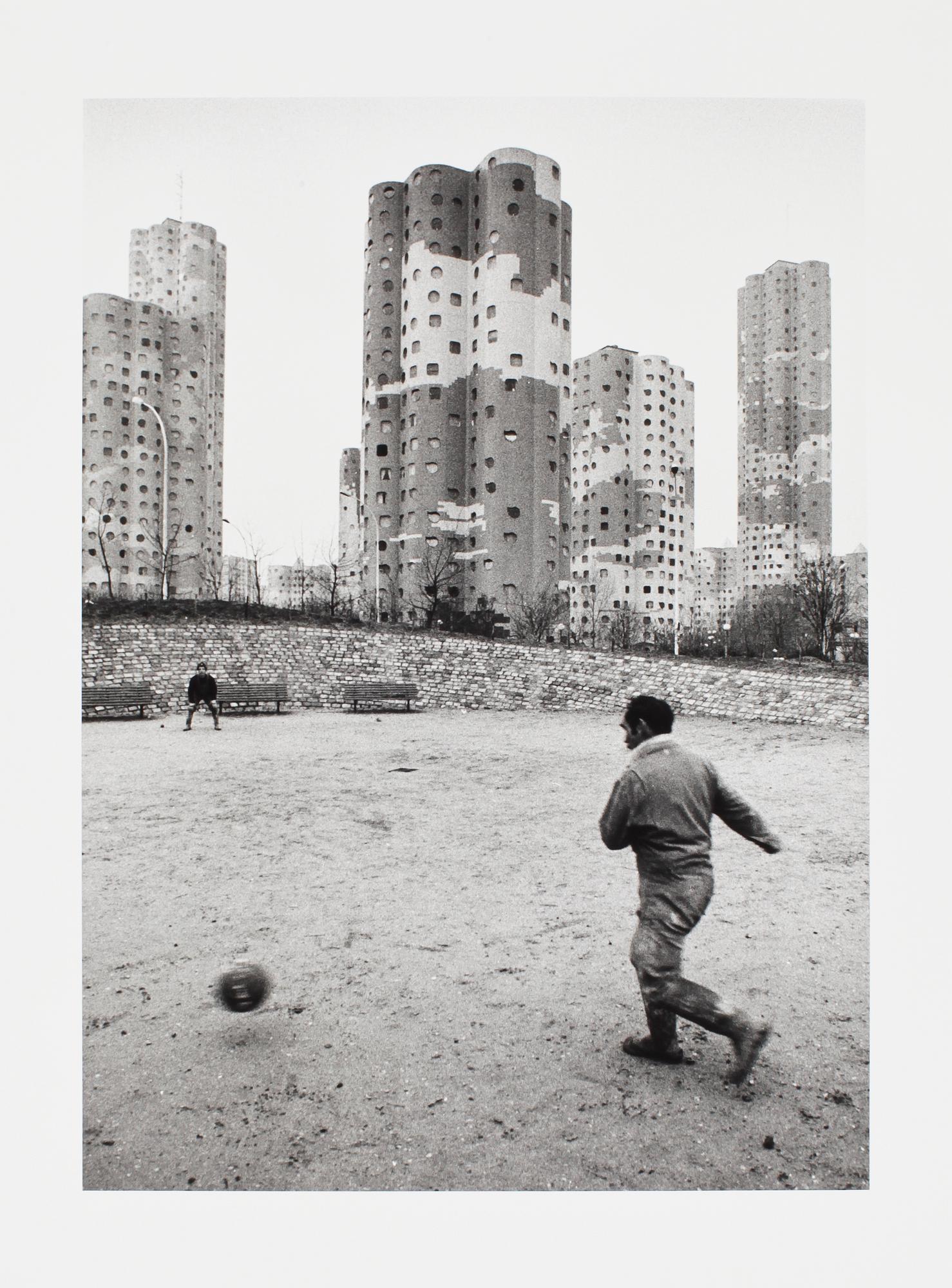 OLIKA KONSTNÄRER, "Jubileumspärm Fotografi Centrum Stockholm 1985", 10 st silvergelatinfotografier, numrerad 13/110.