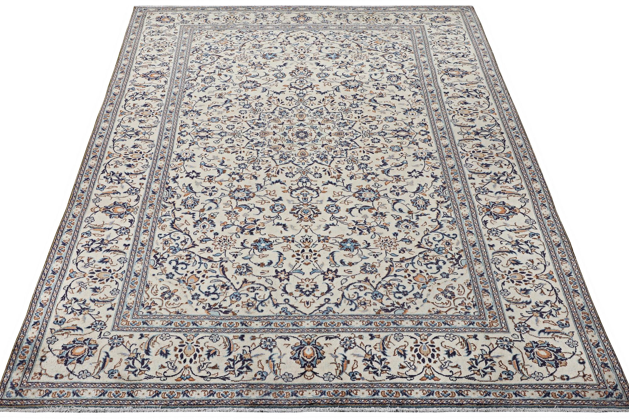 A carpet, Kashan, c. 297 x 194 cm.