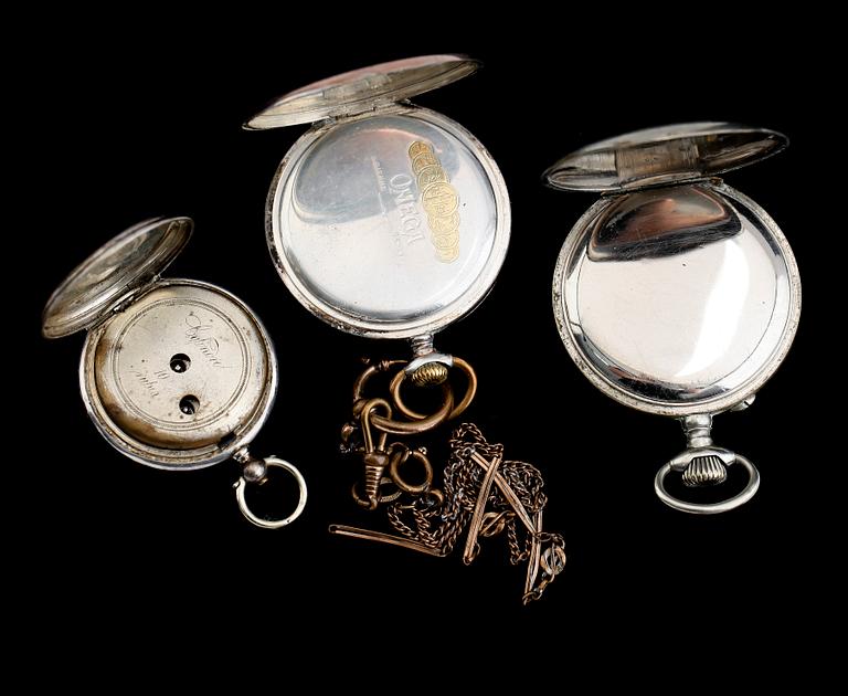 FICKUR, 3 st, bla silver och Omega, tidigt 1900-tal.