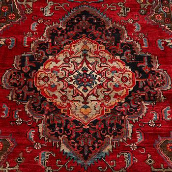 A CARPET, Old West persian, ca 345 x 206 cm.