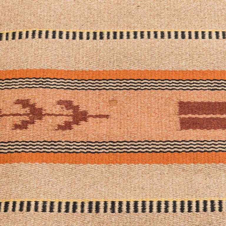 A 1930s Finnish flat weave carpet. Circa 300x190 cm.