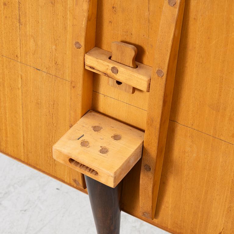 Tilt top tables, 2 pcs, 20th century.
