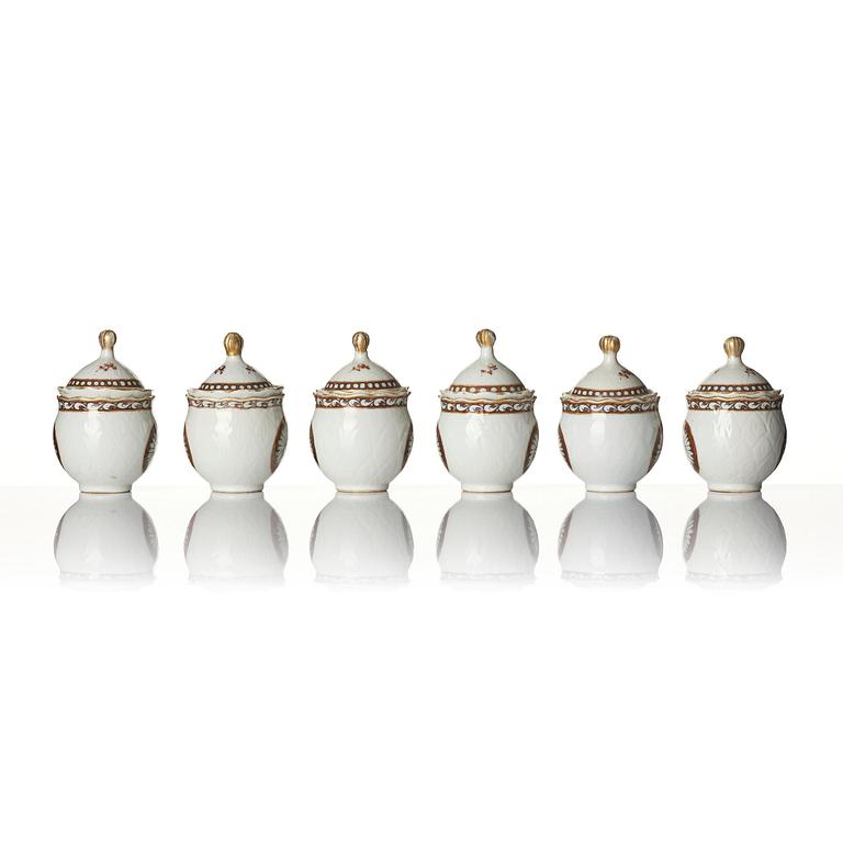 A set of six custard cups with covers and a dish, Qing dynasty, Qianlong, dated 1789.