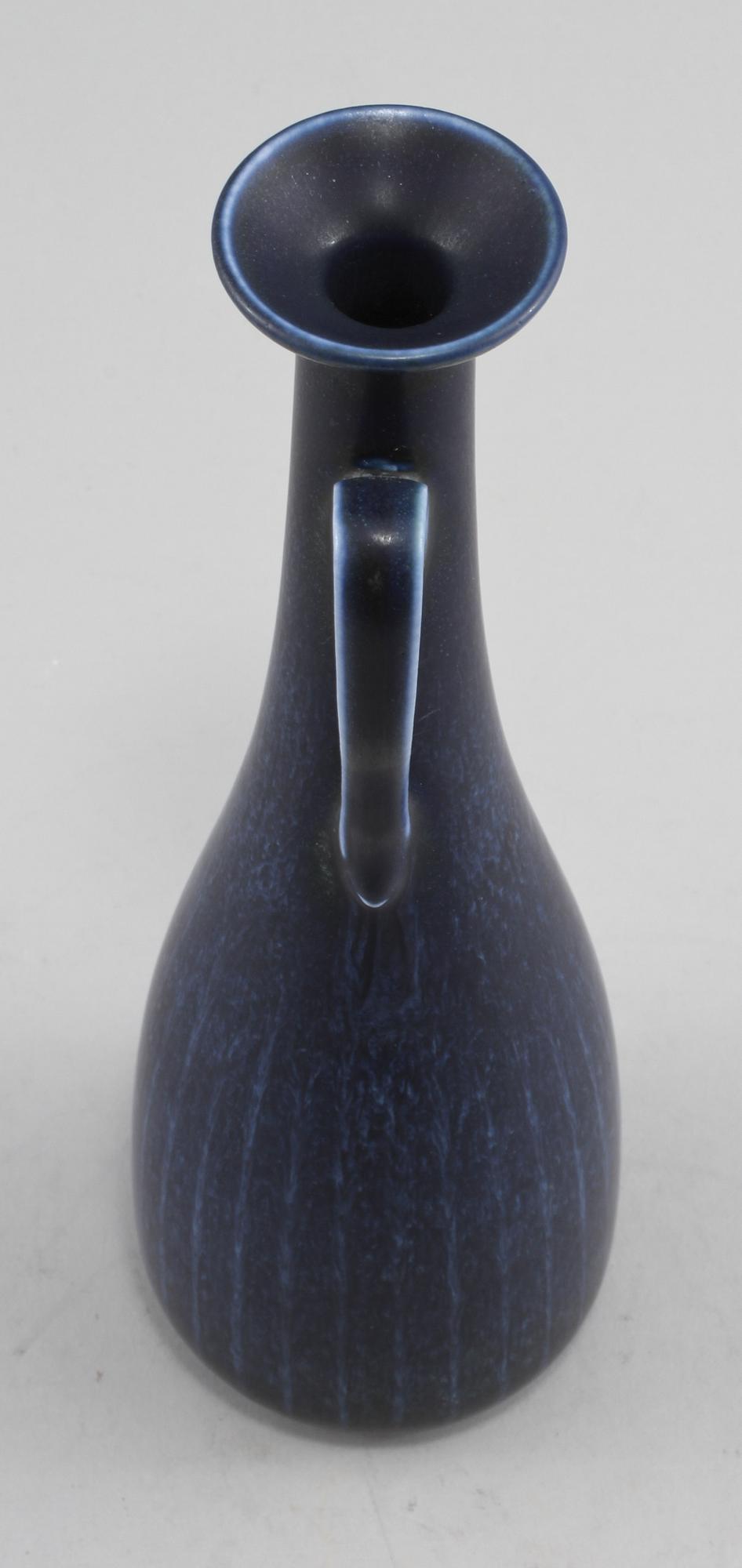 HÄNKELVAS, stengods, Gunnar Nylund, Rörstrand, 1900-talets mitt.