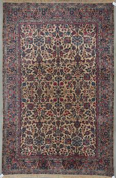MATTA, Kirman, semiantik. Ca 300x193 cm.