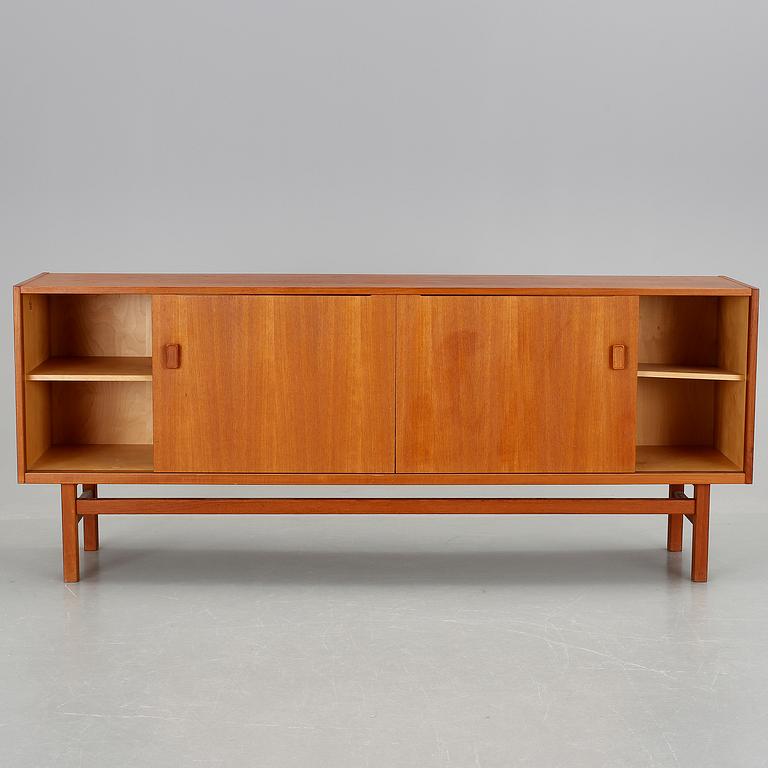 SIDEBOARD, "Arild", Nils Jonsson, Troeds, 1900-talets andra hälft.