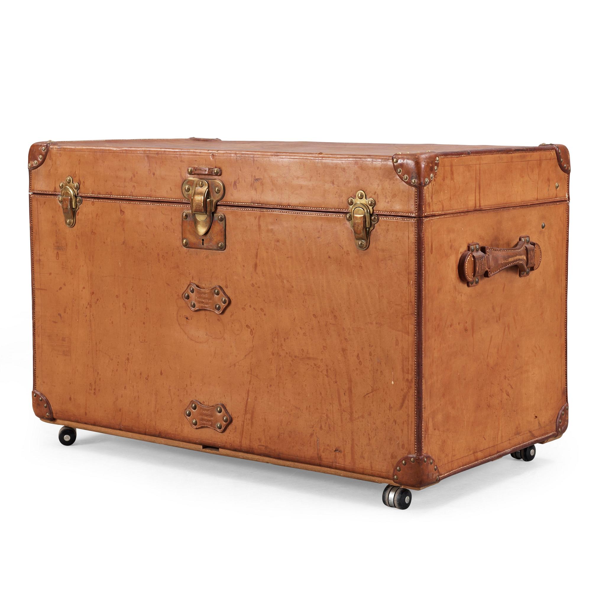 LOUIS VUITON, trunk, around 1900.