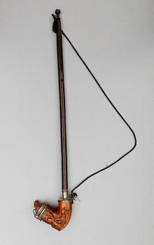 LÅNGPIPA, masurbjörk, möjligen Sophia Isberg, silverbeslag, 1840.