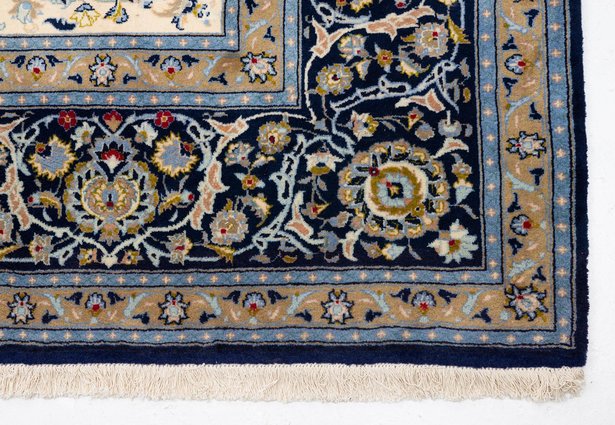 Matta, Keshan, ca 519 x 359 cm.