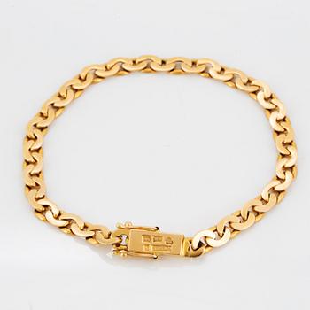 18K gold bracelet.