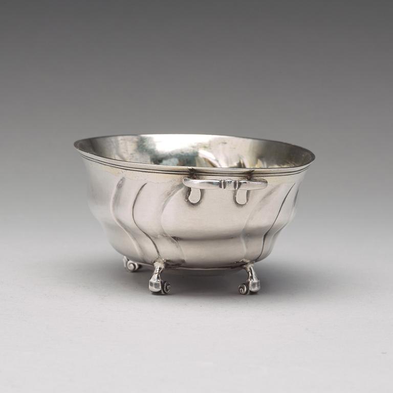 A Swedish 18th century parcel-gilt silver sweetmeat bowl, mark of Arvid Castman, Eksjö 1764.