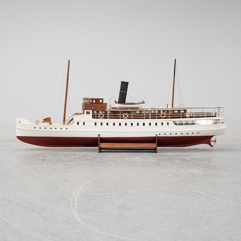 An end of the 20th Century ships scale model of the steamer 'Bohuslän'.