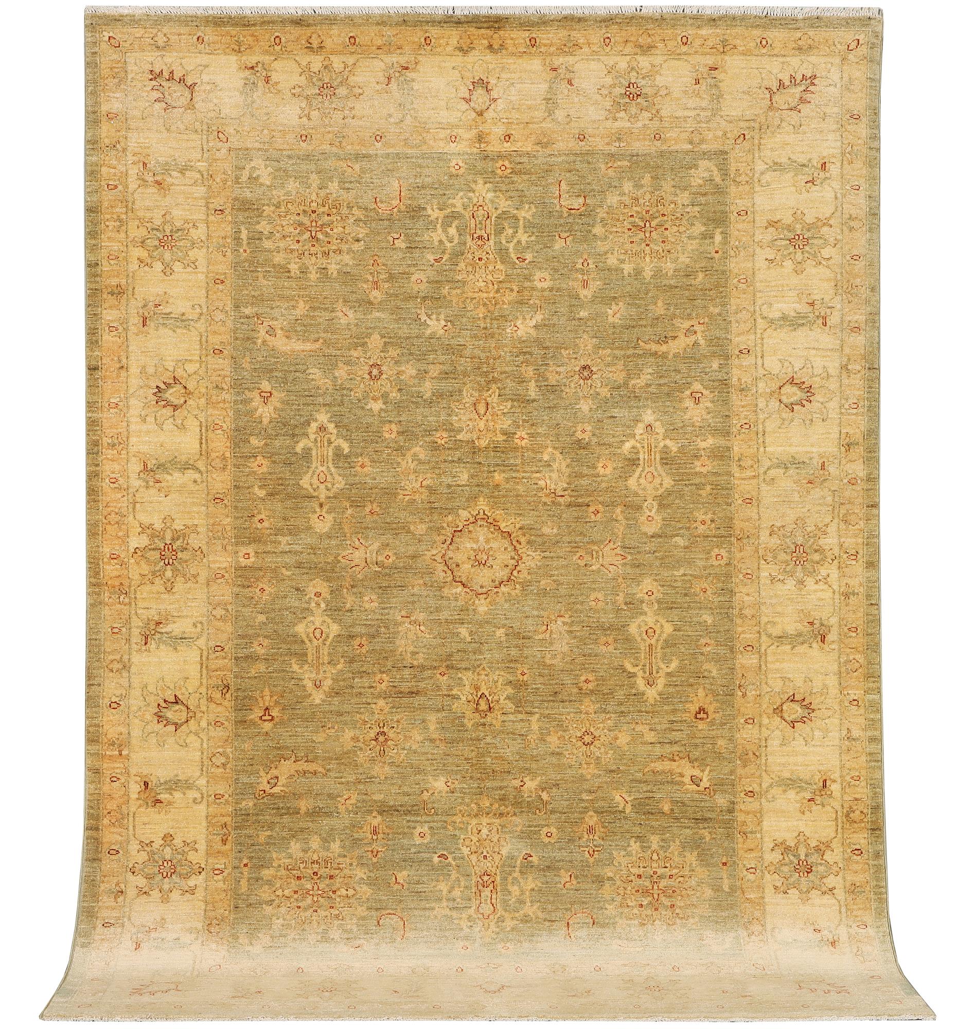 An Ushak rug, c. 244 x 167 cm.
