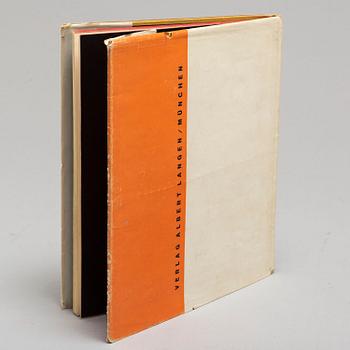 BOK, Malevitj. Med det ovanliga skyddsomslaget.