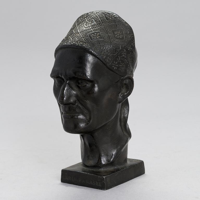 Alpo Sailo, veistos, patinoitua metallia, signeerattu ja päivätty 1935.