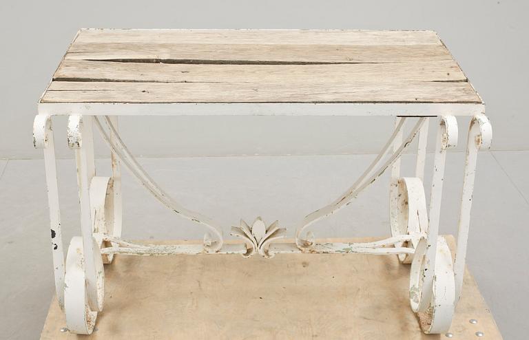 TRÄDGÅRDSBORD, smidesjärn, 1900-talets början.