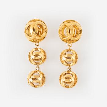 Chanel, earrings, 1970-80s.