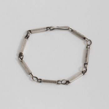 A bracelet by Wiwen Nilsson, Lund, 1941.