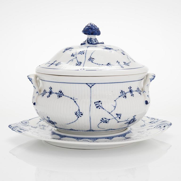 Royal Copenhagen, Tureen with platter, 'Musselmalet', half lace, Denmark.