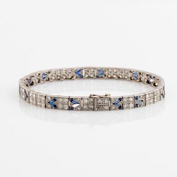Diamond and sapphire bracelet.