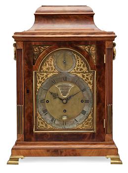 645. A George III 18th century eight-bells striking bracket clock by Eardley Norton numbered 1084.
