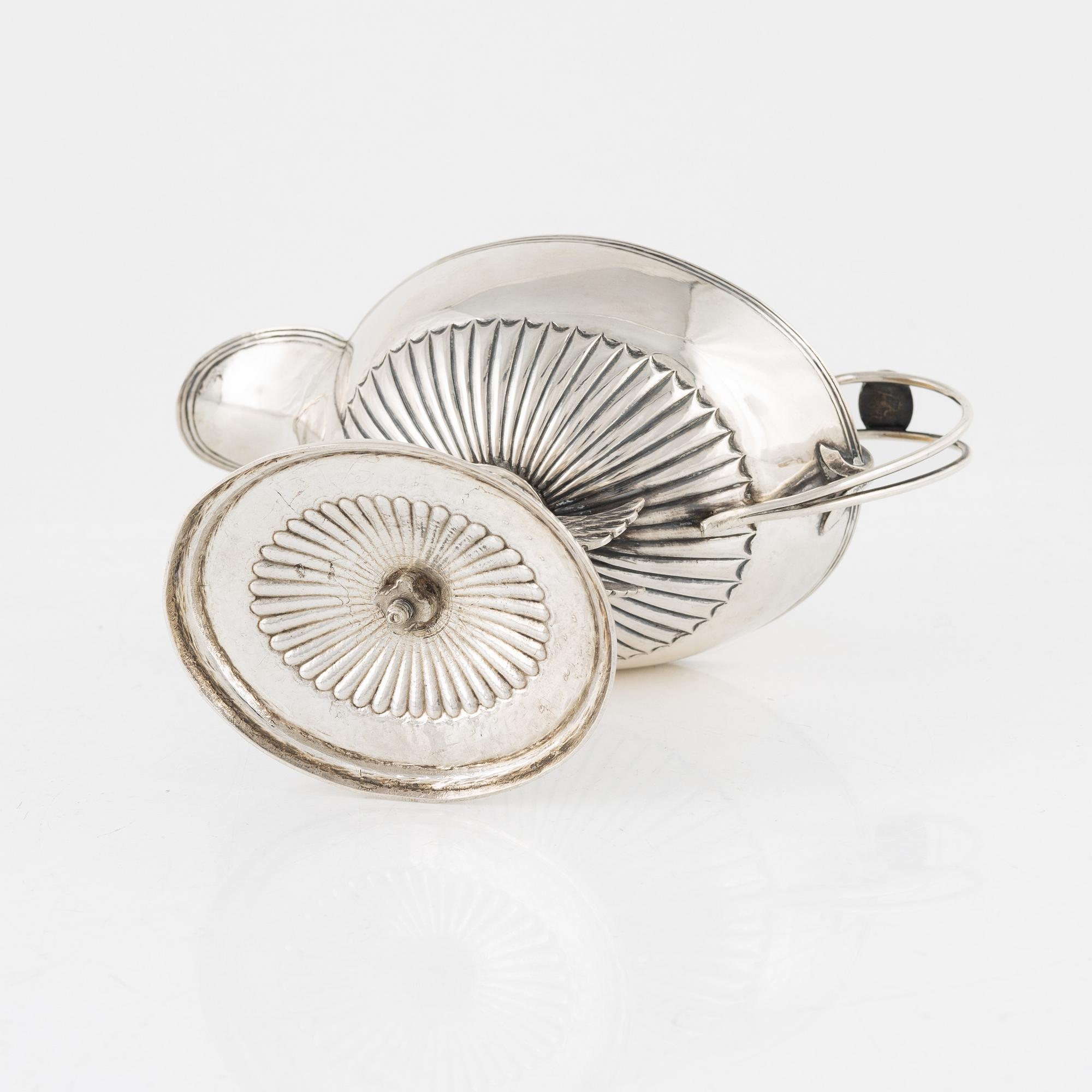 Johan Petter Grönvall, gräddkanna, silver, empire, Stockholm 1817.