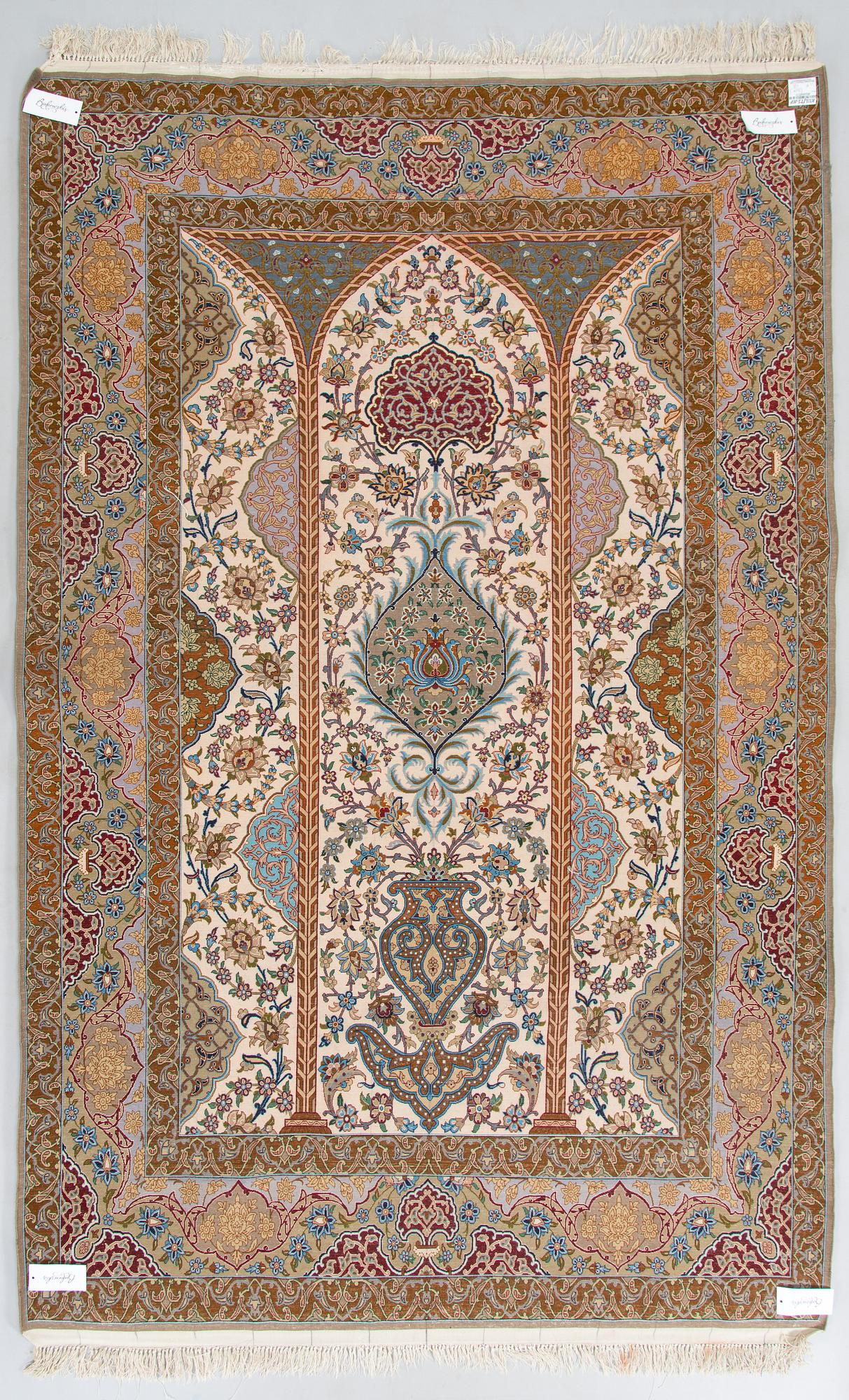 Matto, semiantiikkinen Isfahan, Keski-Persia, n. 240 x 156 cm.