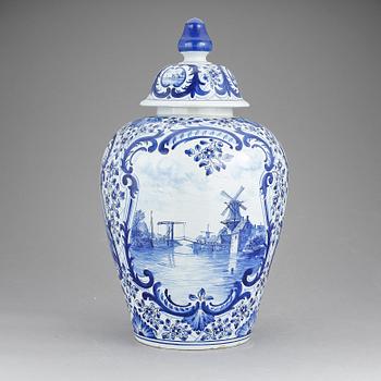 LOCKURNA, fajans, Delft, 1900-talets första hälft.