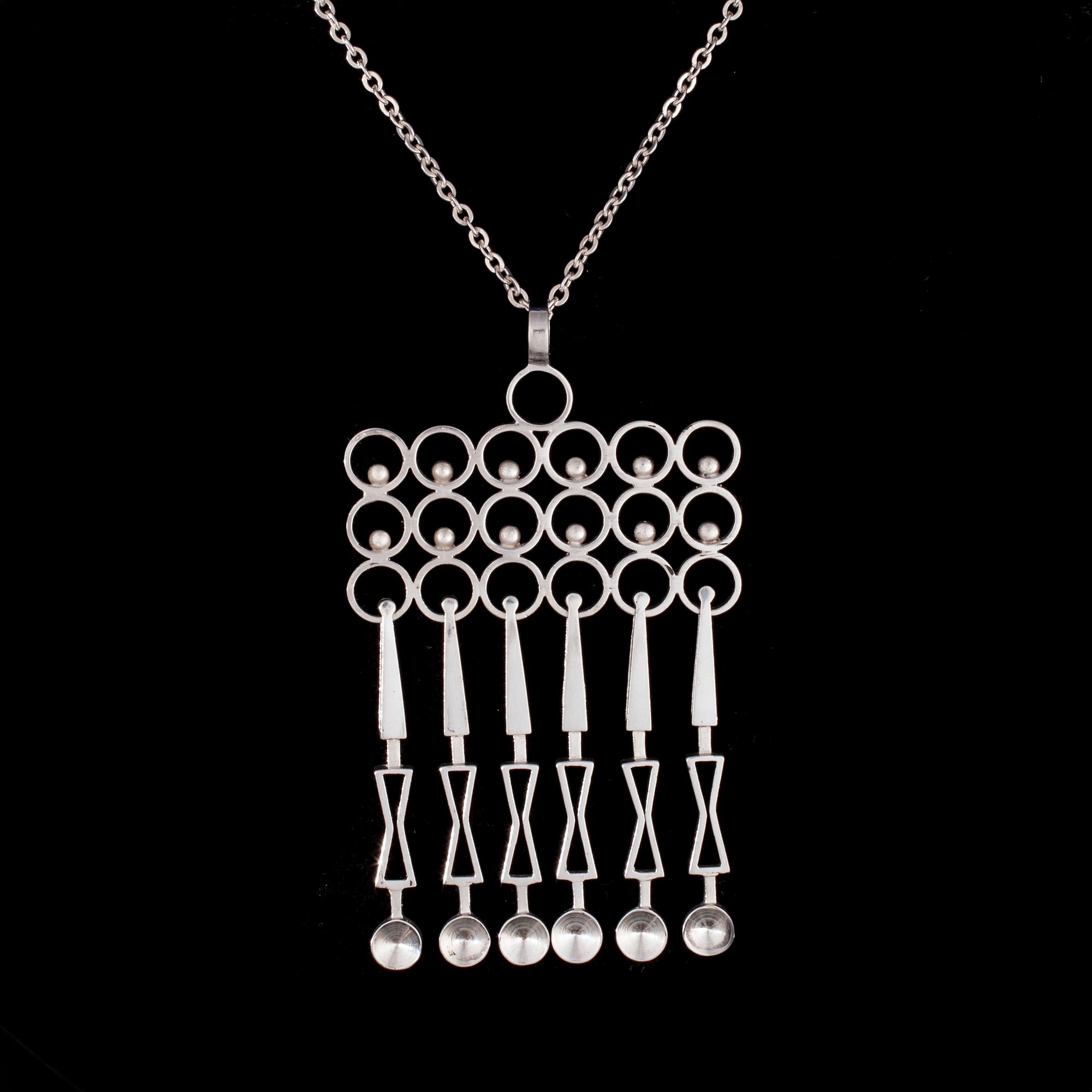 HALSSMYCKE, silver. Kultateollisuus. Vikt ca 32,5 g.