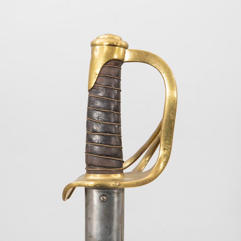 Sabel, fransk m/1822 för kavelleriet, med balja.
