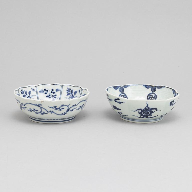 Skålar, två stycken, porslin, Japan, 1800-tal.