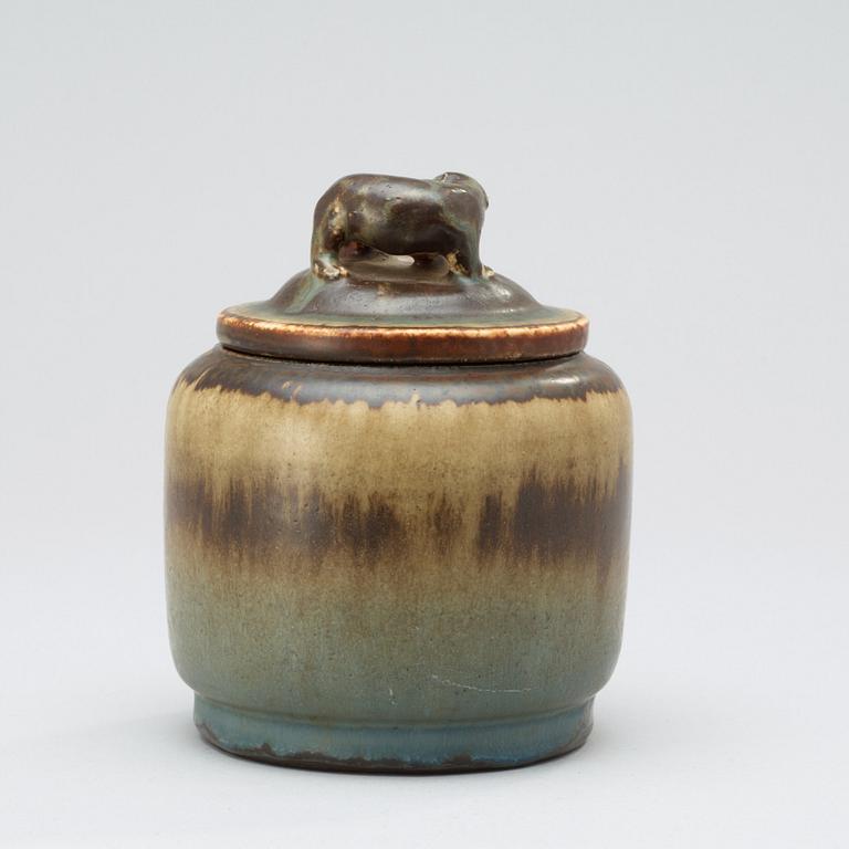 A Gunnar Nylund stoneware jar and cover, Bing & Grøndahl, Denmark 1920's-30's.