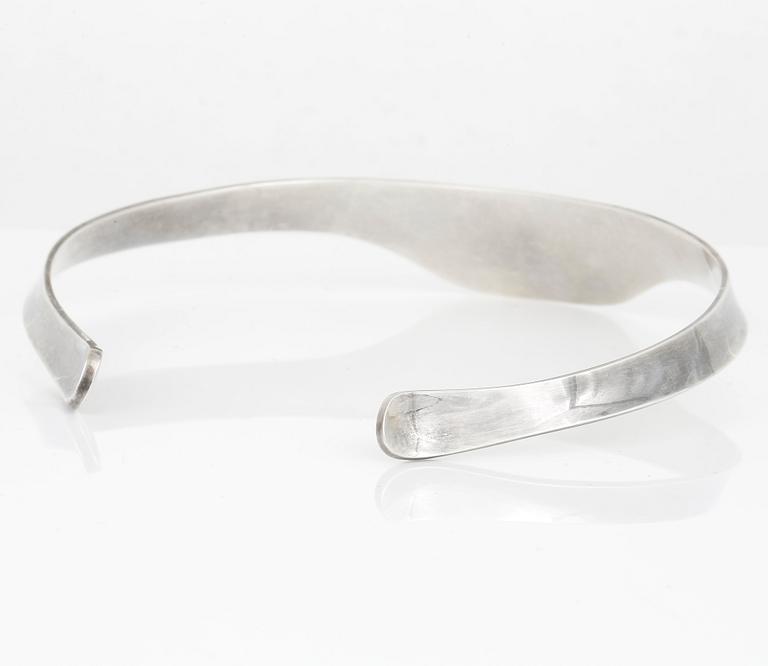 HALSRING, silver, Sigurd Persson, Stockholm, 1962. Vikt ca 55g.