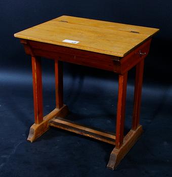 SKOLBÄNK, 1900-talets första hälft.