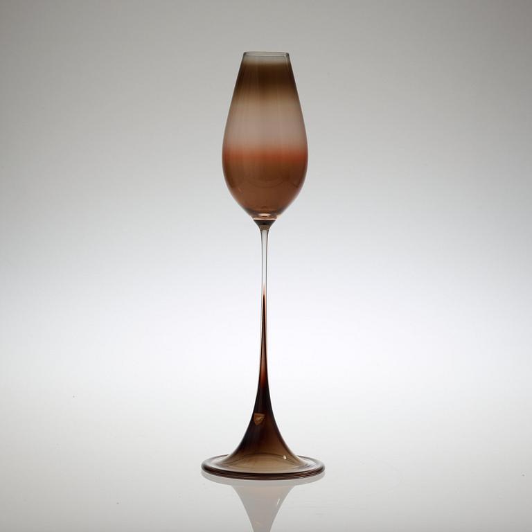 A Nils Landberg glass goblet, Orrefors.